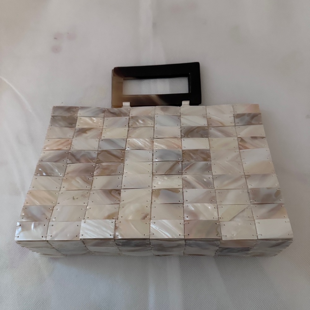 VGT Shiraleah Mother Of Pearl Stitched Lined Inside Zipper Pouch  Evening Purse